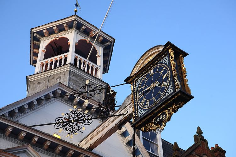 Guildford Town Hall clock