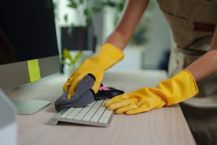 Cleaning keyboards