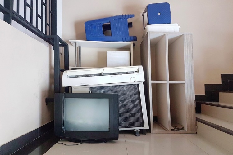The Big Summer Clear-Out: Getting Your Surrey Home Back Before September