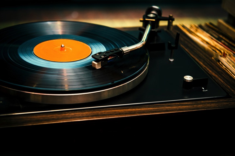 Vinyl record player